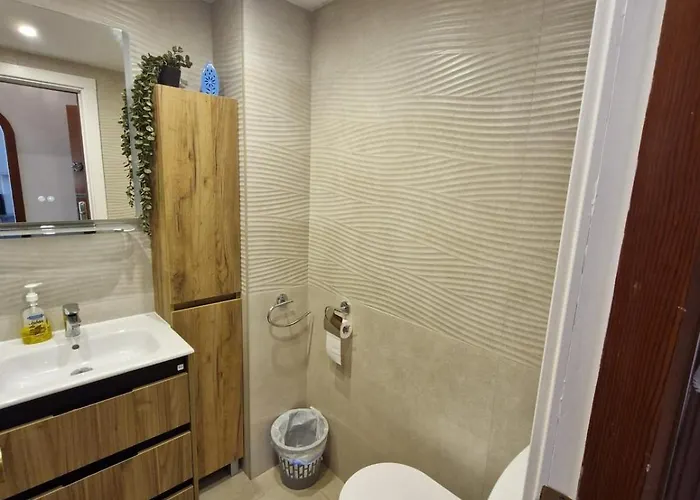 Apartment 1 Bedroom With Pool, *